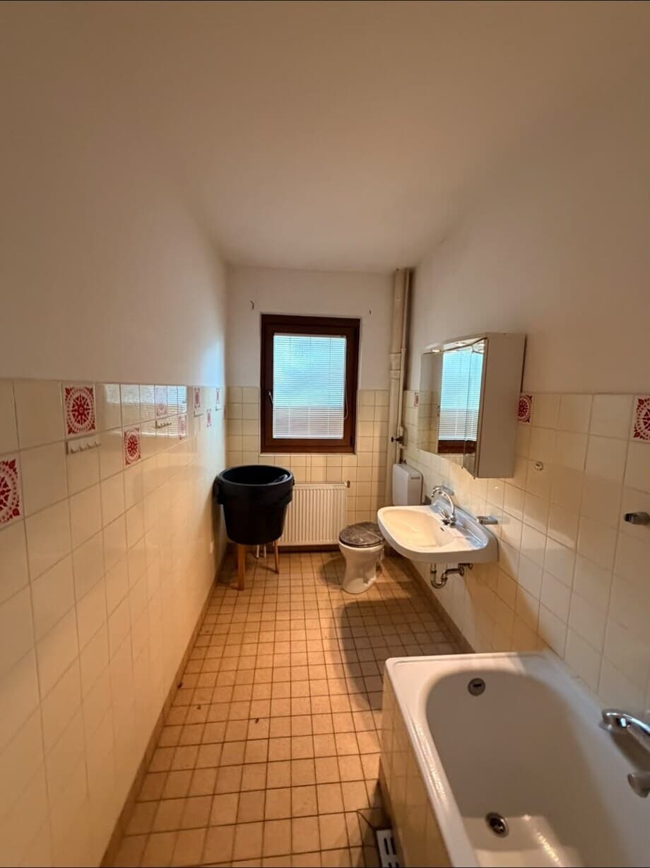 Bad im Bestand vor der Sanierung